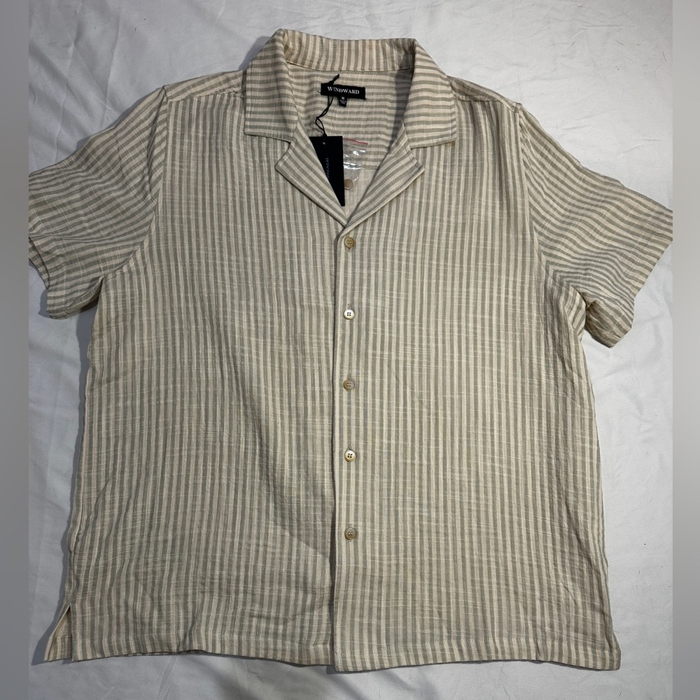 Men’s Beige Seersucker Camp Collar Resort Button Up Shirt Size Medium